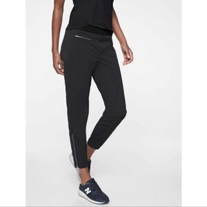 Athleta Mod Trekkie Crop